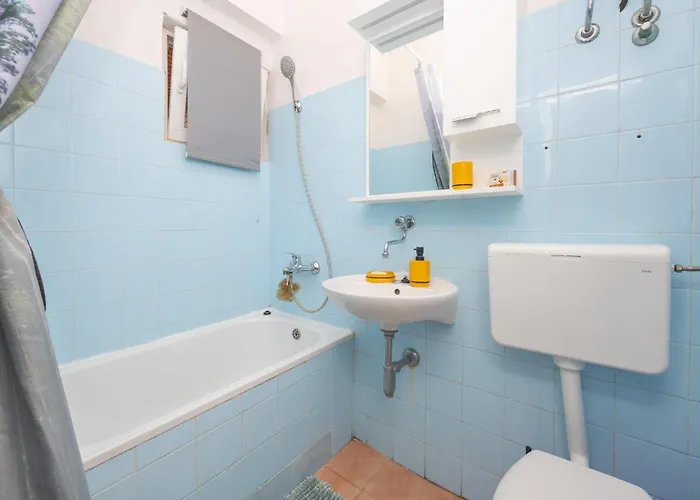 Apartment Amazing In With House Sea View Podaca